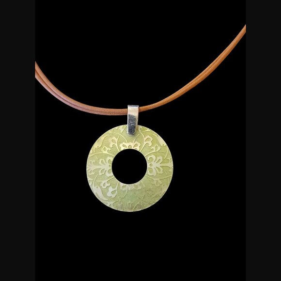 Silpada 925 Sterling Two Strand Cord Etched Mother Of Pearl Circle Pendant 16.25 - Picture 1 of 6